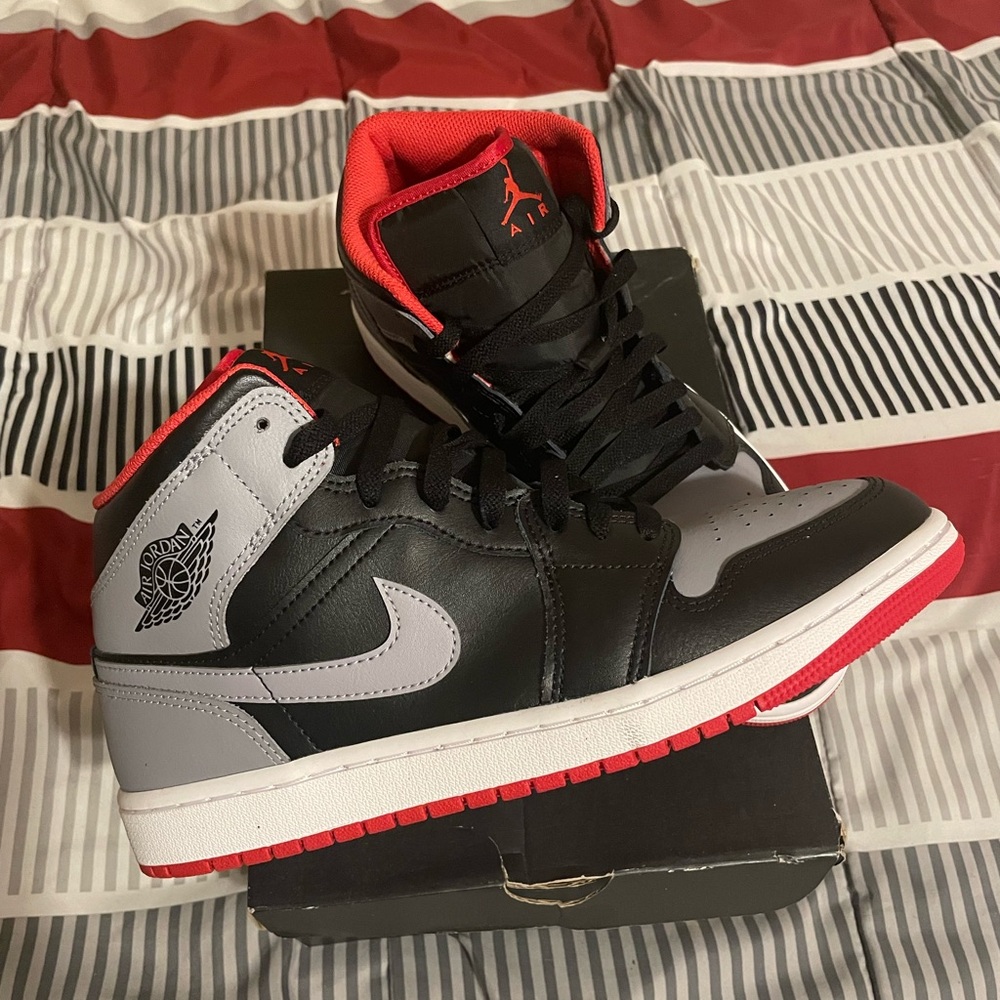 Air Jordan 1 Mid ‘Bread Shadow’
